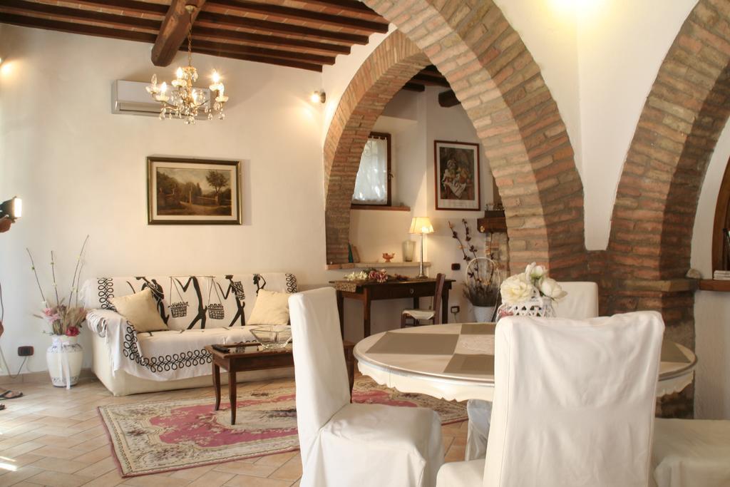 Borgo Medioevale Todi Exterior foto