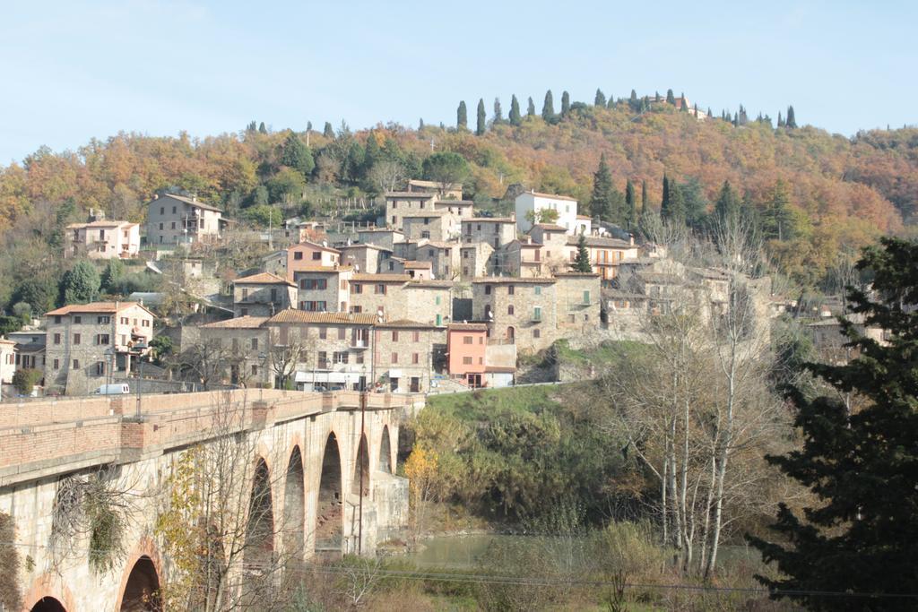 Borgo Medioevale Todi Exterior foto